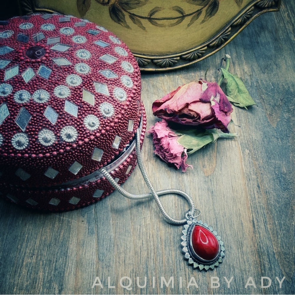 Red turquoise chunky medallion  necklace